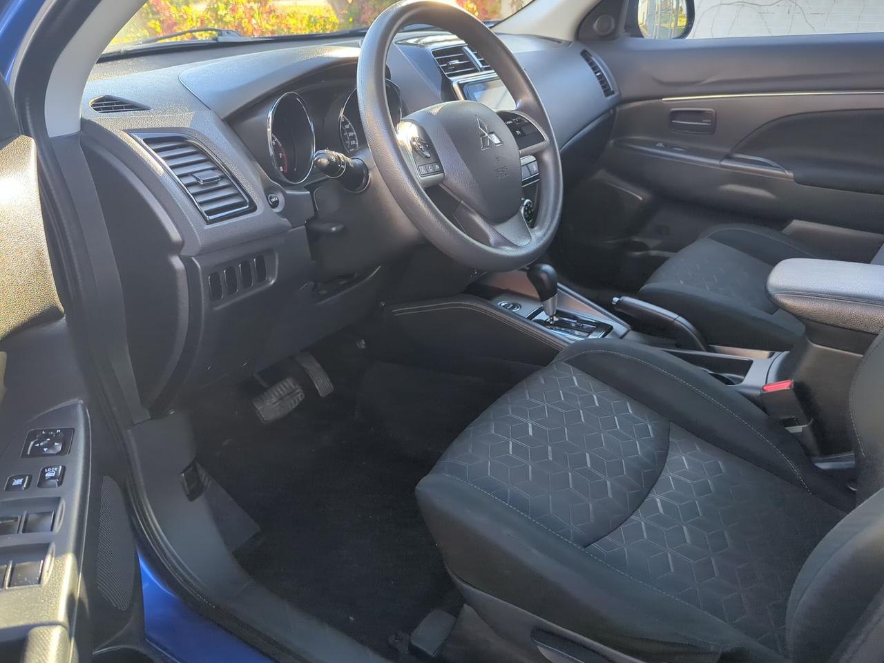 2022 Mitsubishi RVR ES Photo