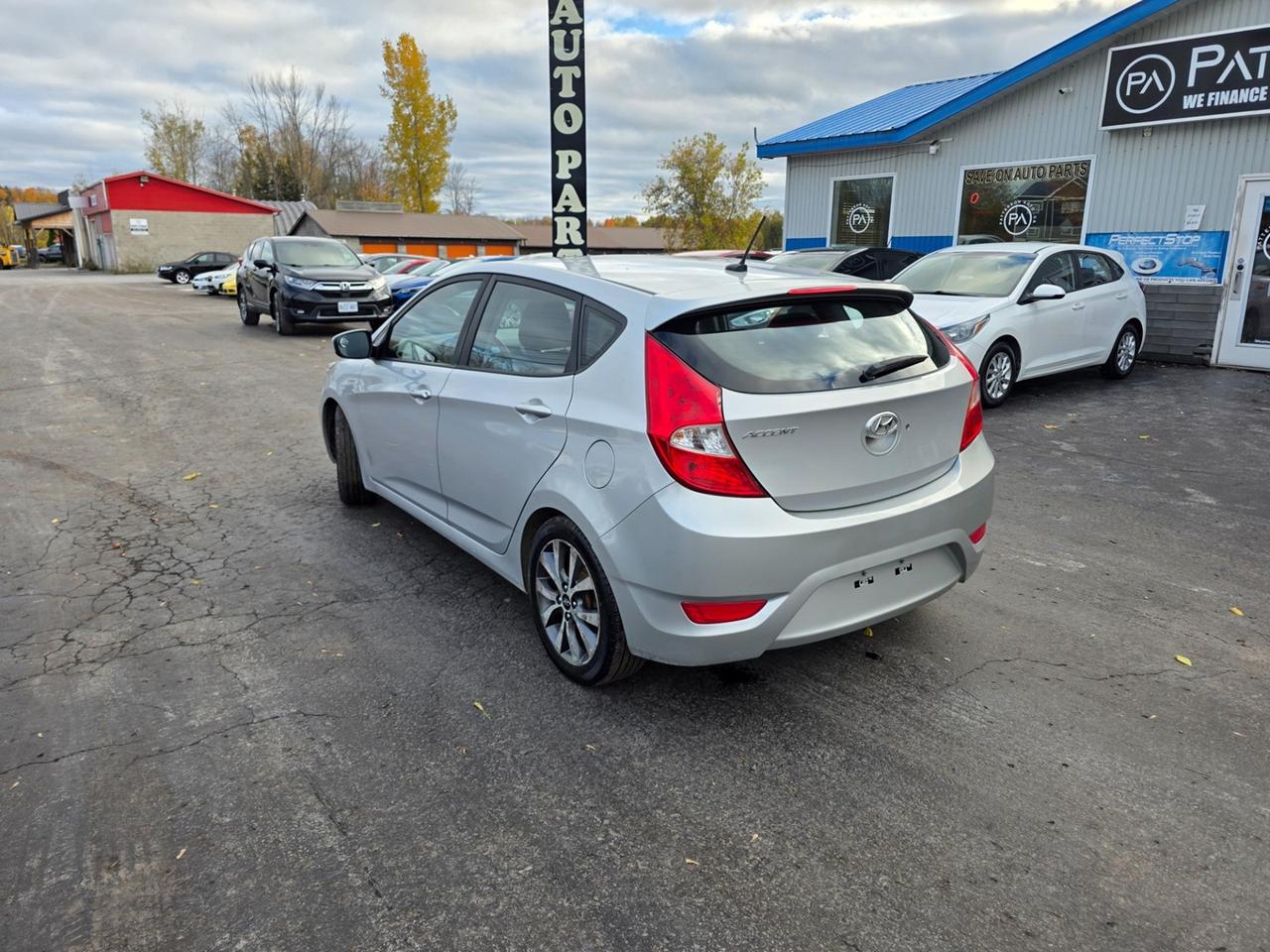 2017 Hyundai Accent SE Photo