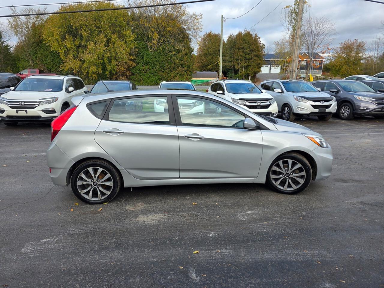 2017 Hyundai Accent SE Photo