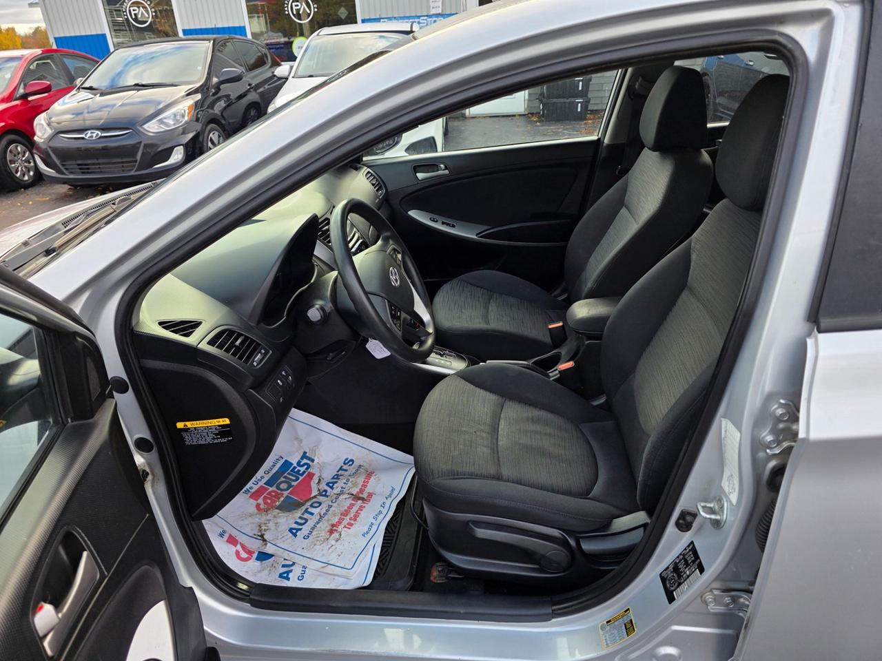 2017 Hyundai Accent SE Photo