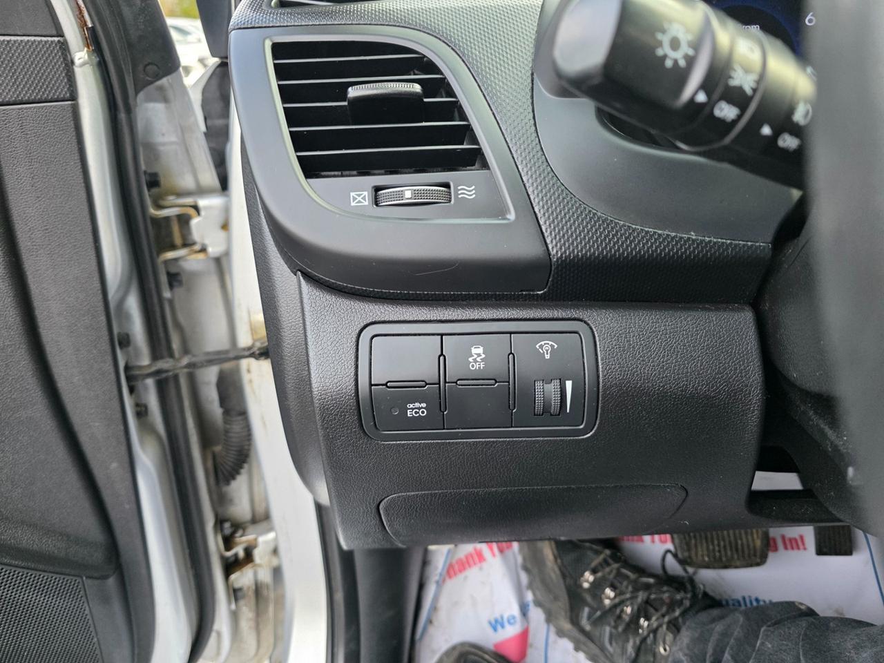2017 Hyundai Accent SE Photo