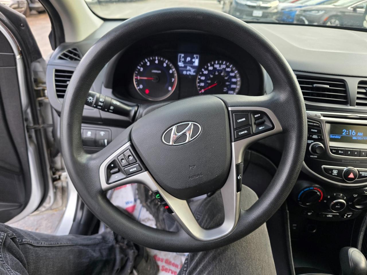 2017 Hyundai Accent SE Photo