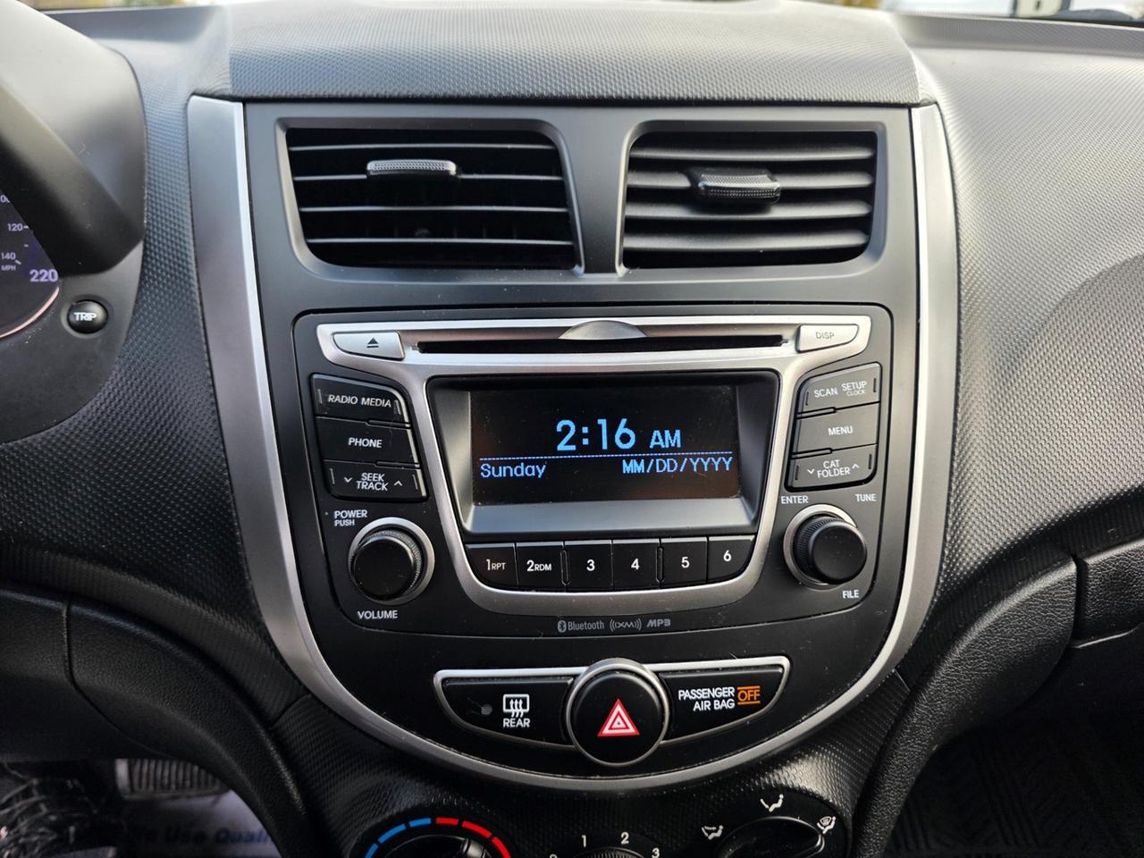 2017 Hyundai Accent SE Photo