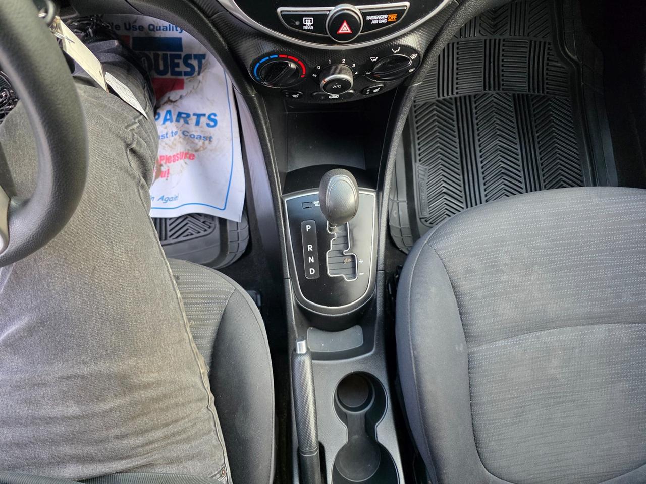 2017 Hyundai Accent SE Photo