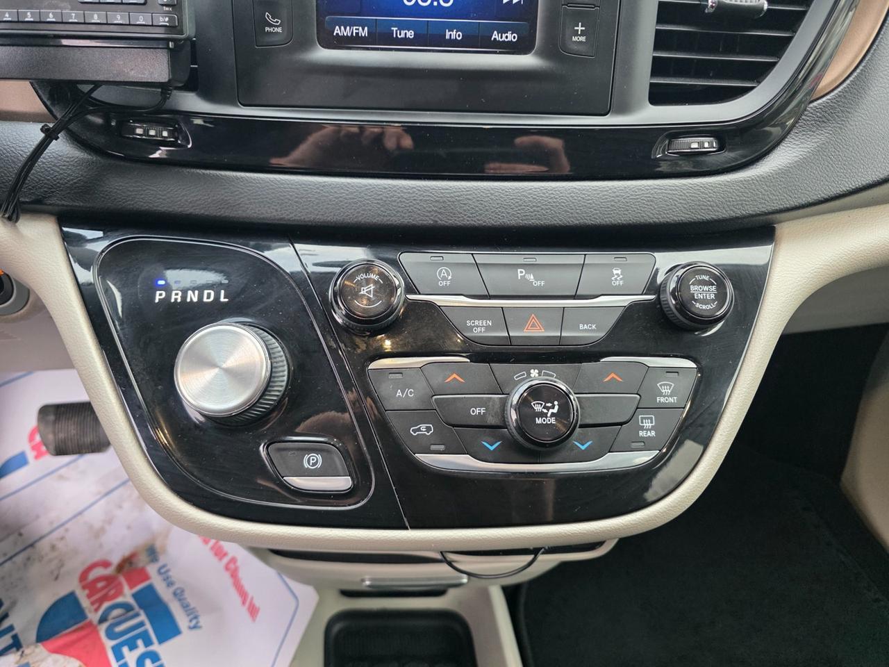 2017 Chrysler Pacifica LX Photo