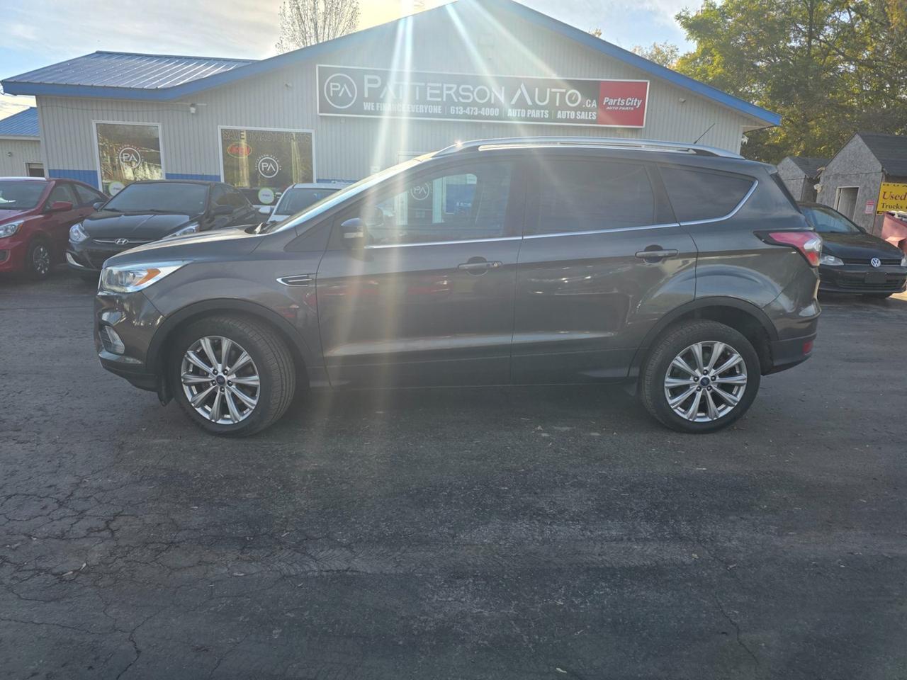 2017 Ford Escape Titanium Photo1