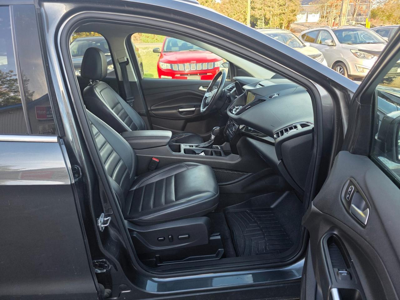 2017 Ford Escape Titanium Photo