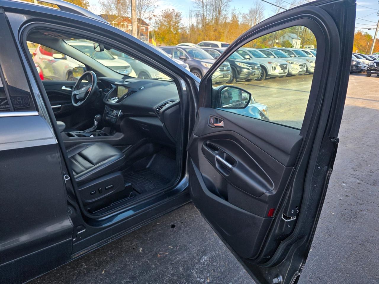 2017 Ford Escape Titanium Photo