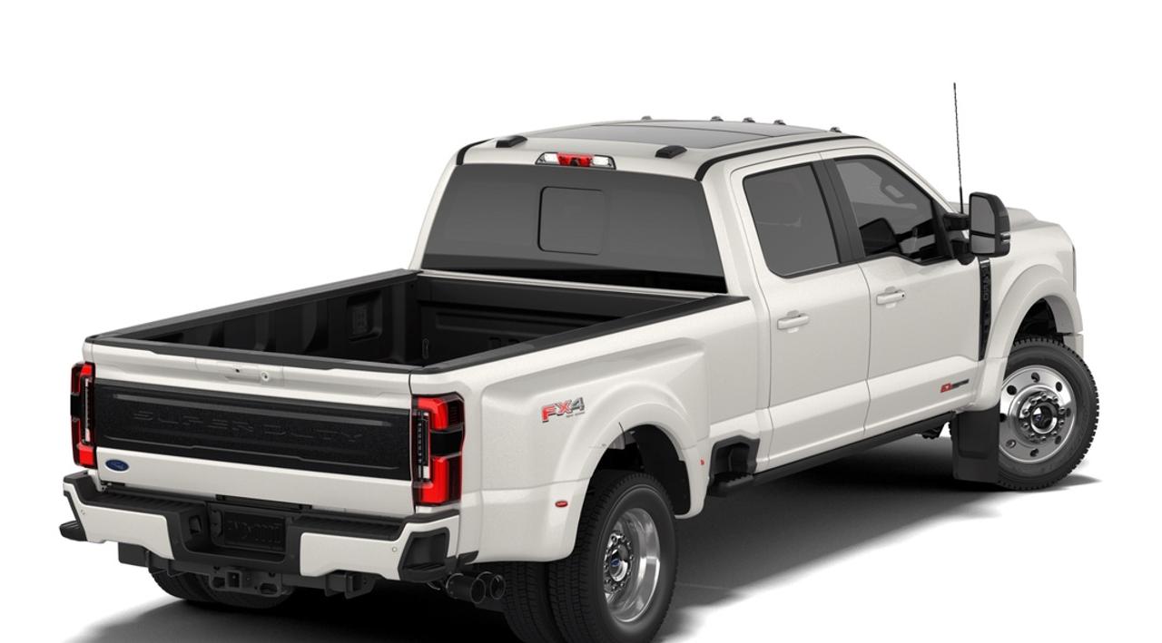 2027 Ford F-450 Super Duty DRW Platinum Photo2