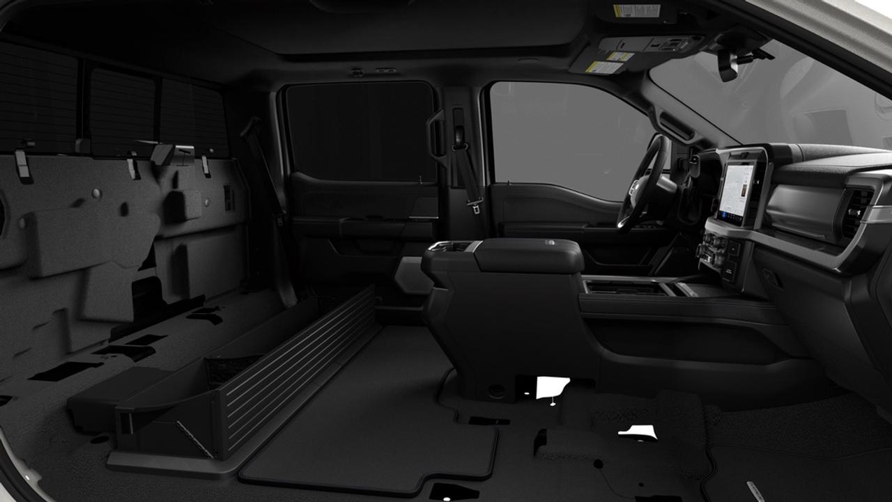 2027 Ford F-450 Super Duty DRW Platinum Photo