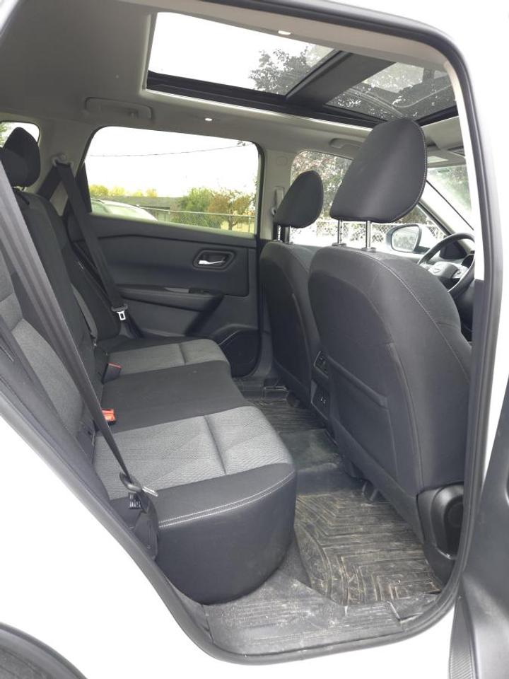 2025 Nissan Rogue AWD SV Moonroof Photo