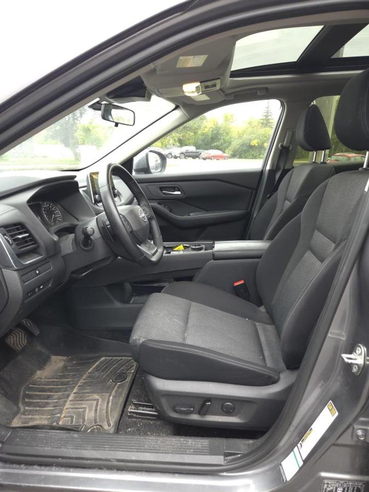 2025 Nissan Rogue AWD SV Moonroof Photo