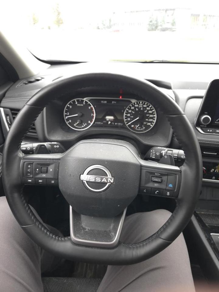 2025 Nissan Rogue AWD SV Moonroof Photo
