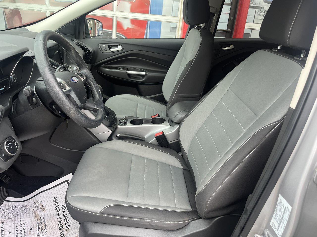 2016 Ford Escape SE Photo