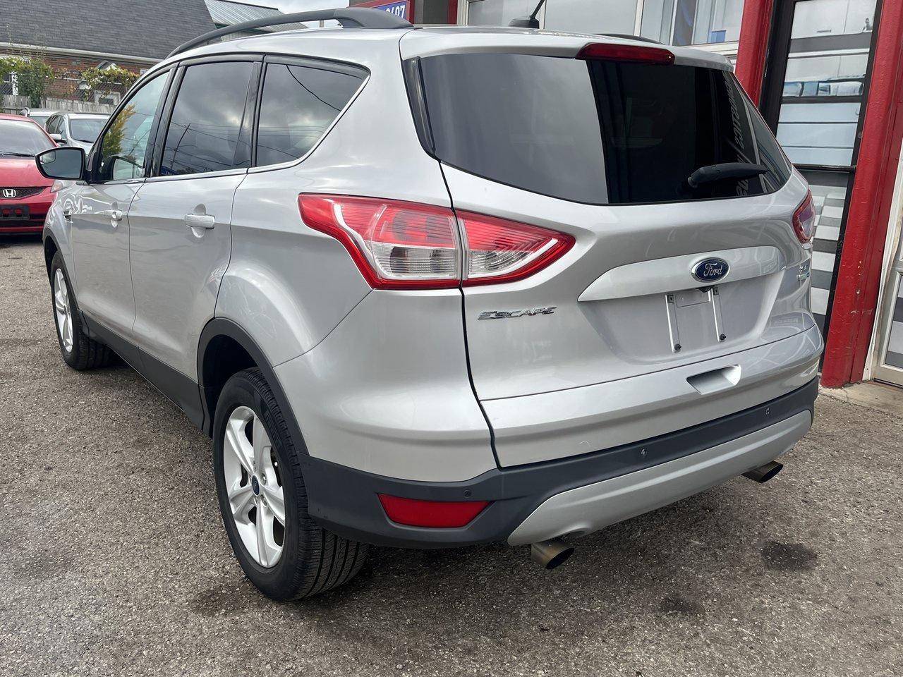 2016 Ford Escape SE Photo