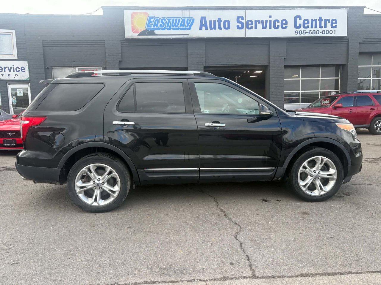2011 Ford Explorer LIMITED - Photo #2