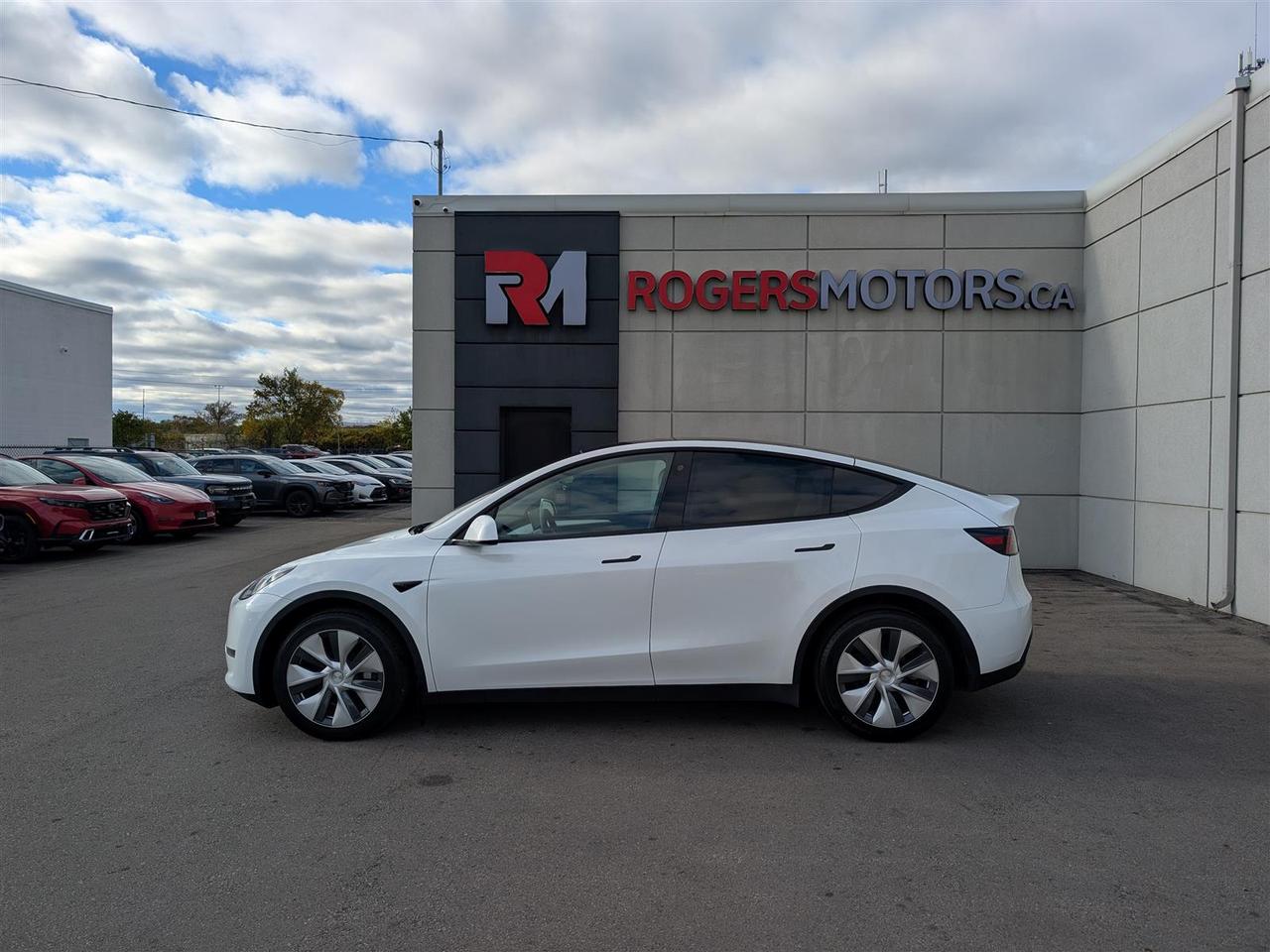 2022 Tesla Model Y LONG RANGE AWD - WHITE INTERIOR - DUAL MOTOR Photo