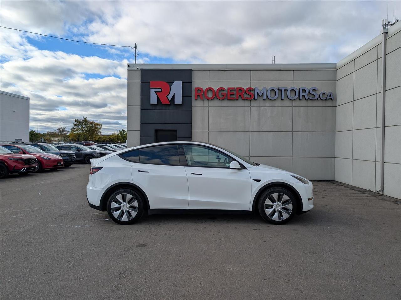 2022 Tesla Model Y LONG RANGE AWD - WHITE INTERIOR - DUAL MOTOR Photo