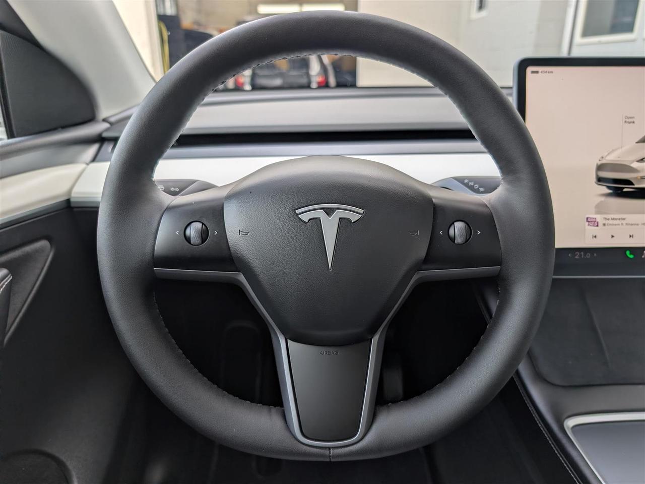 2022 Tesla Model Y LONG RANGE AWD - WHITE INTERIOR - DUAL MOTOR Photo