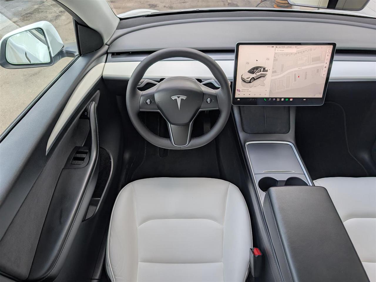 2022 Tesla Model Y LONG RANGE AWD - WHITE INTERIOR - DUAL MOTOR Photo