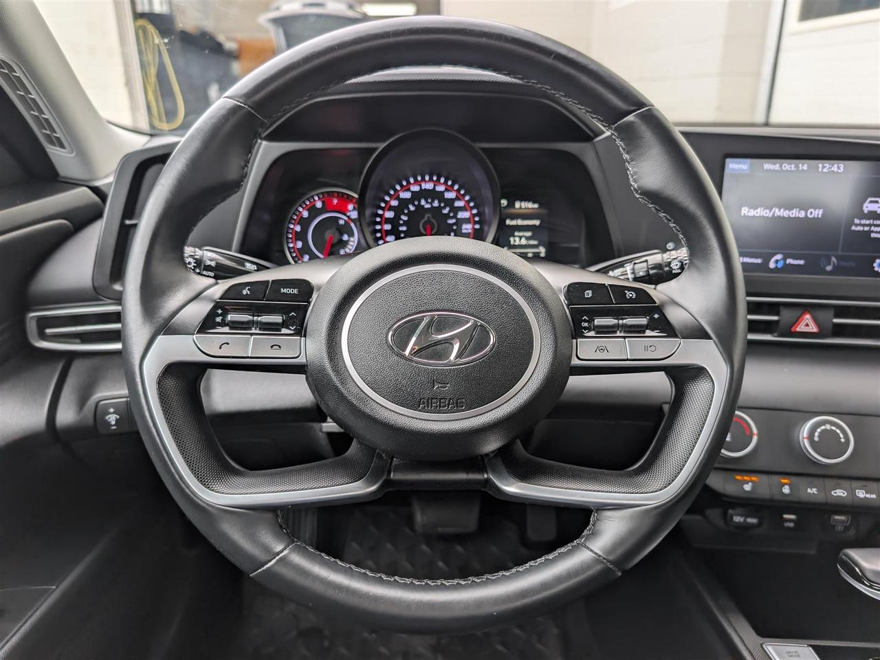 2022 Hyundai Elantra ESSENTIAL - HTD SEATS - REVERSE CAM - CARPLAY Photo