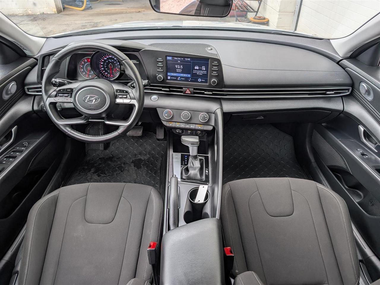 2022 Hyundai Elantra ESSENTIAL - HTD SEATS - REVERSE CAM - CARPLAY Photo