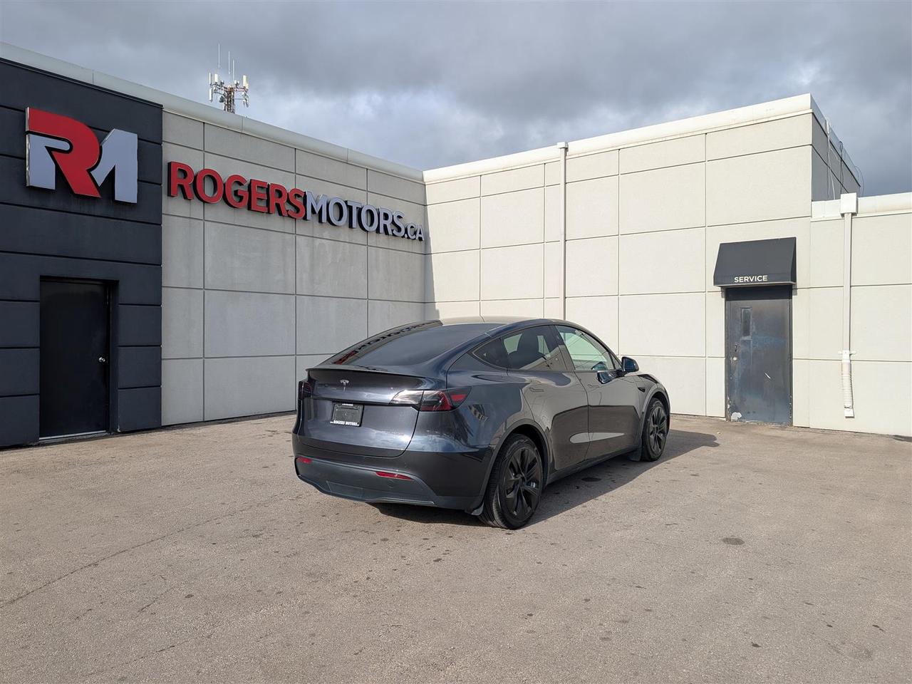 2024 Tesla Model Y LONG RANGE AWD - COMPUTER 4 - DUAL MOTOR Photo