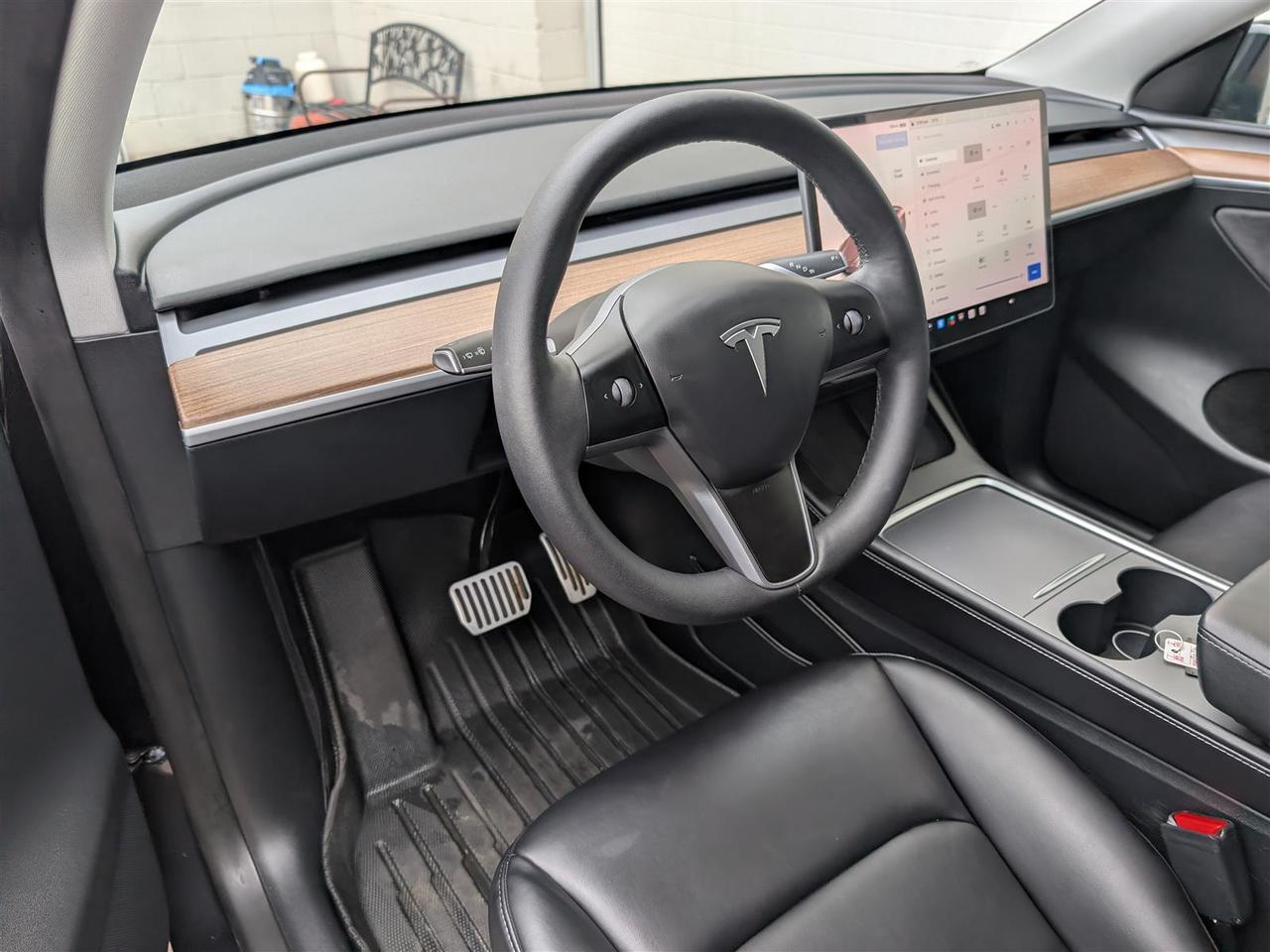 2024 Tesla Model Y LONG RANGE AWD - COMPUTER 4 - DUAL MOTOR Photo