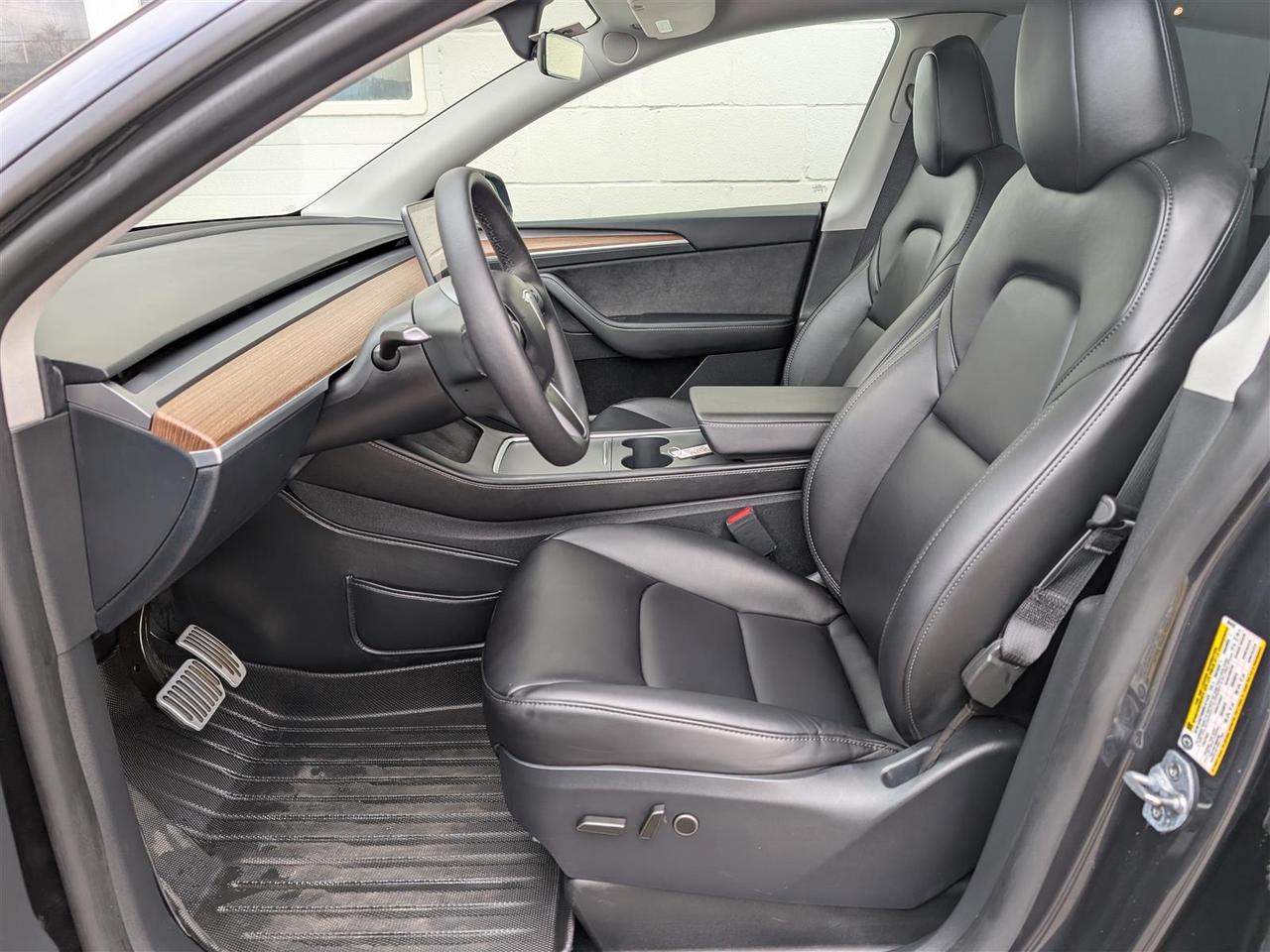 2024 Tesla Model Y LONG RANGE AWD - COMPUTER 4 - DUAL MOTOR Photo