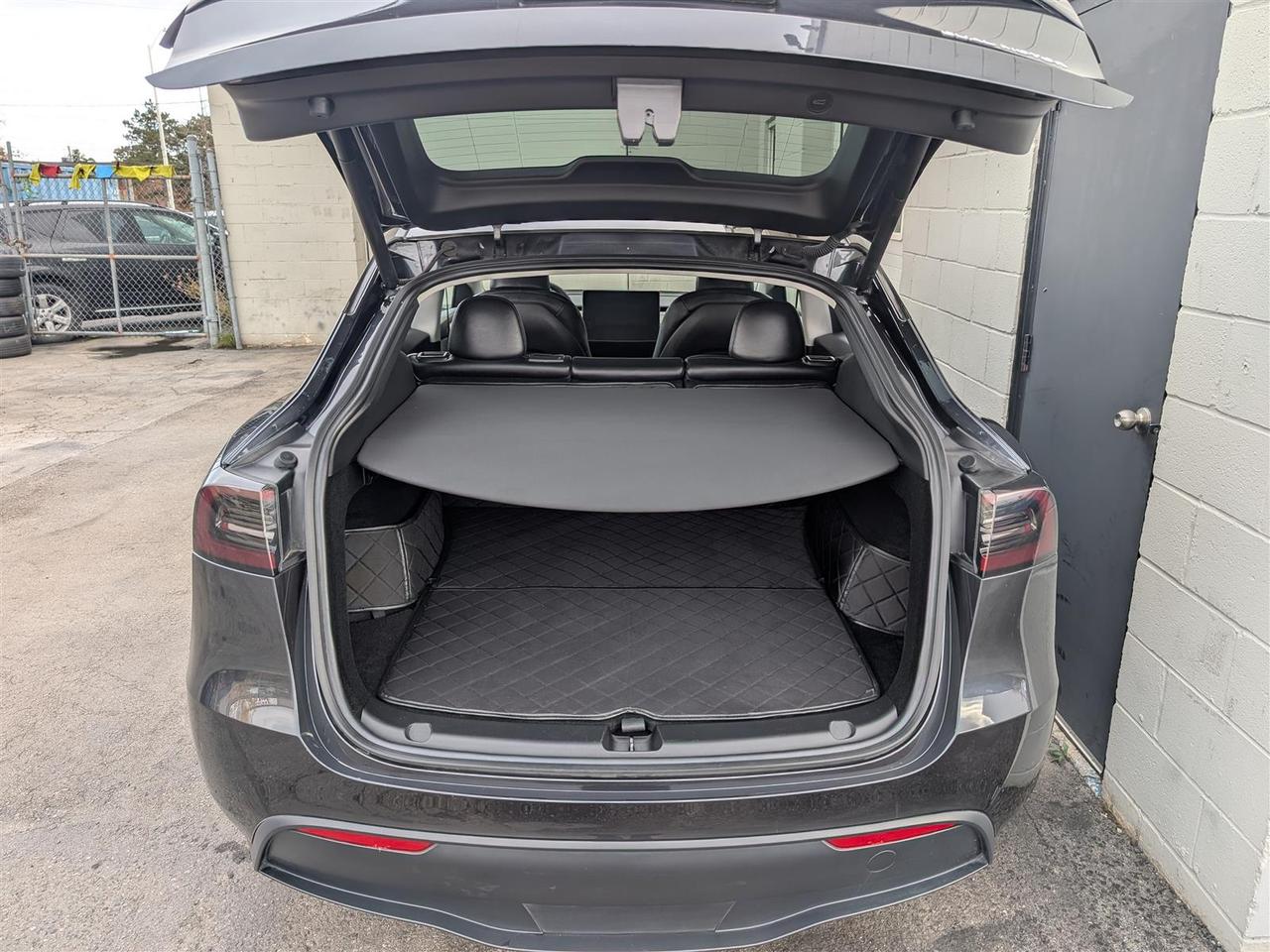 2024 Tesla Model Y LONG RANGE AWD - COMPUTER 4 - DUAL MOTOR Photo