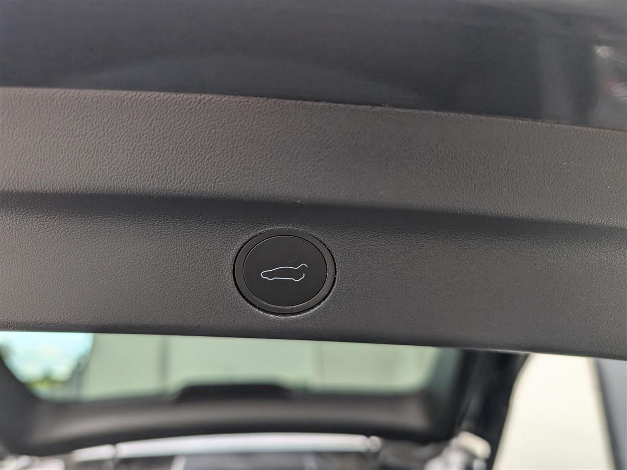 2024 Tesla Model Y LONG RANGE AWD - COMPUTER 4 - DUAL MOTOR Photo