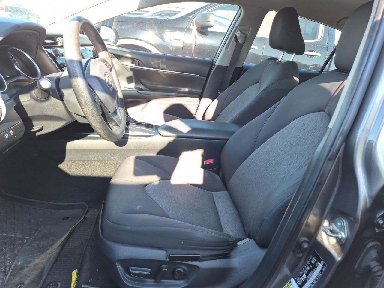 2019 Toyota Camry LE | APP CONNECT | HEATED SEATS | NO ACCIDENTS Photo