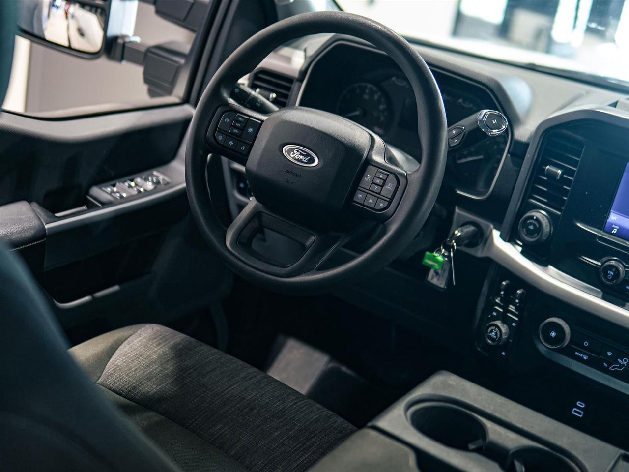 2023 Ford F-150 XLT CREW CAB | 4X4 | 300 A | 5.0 L V8 | 6.5 FT | NO ACCIDENTS Photo