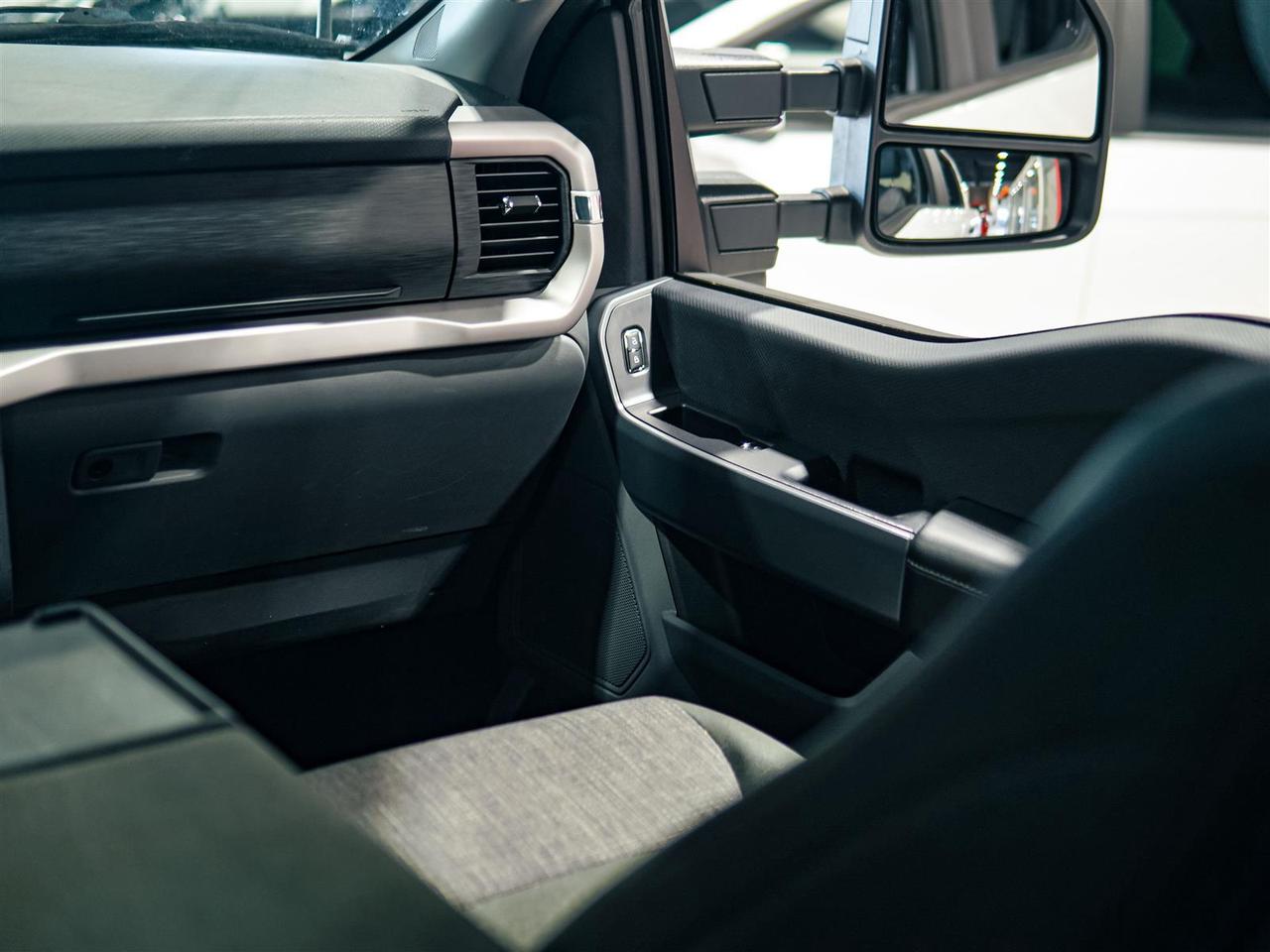 2023 Ford F-150 XLT CREW CAB | 4X4 | 300 A | 5.0 L V8 | 6.5 FT | NO ACCIDENTS Photo