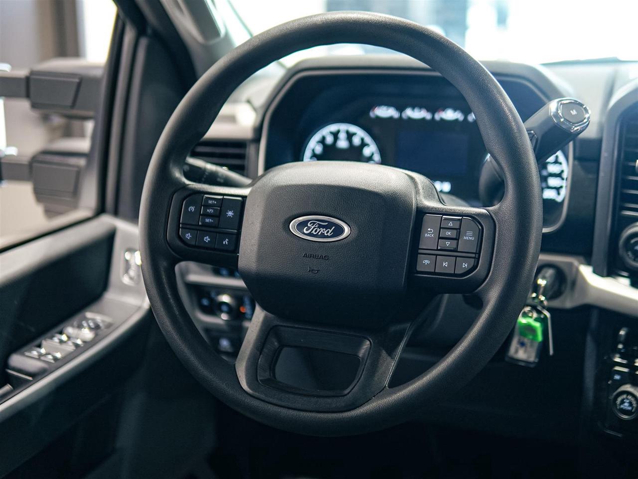 2023 Ford F-150 XLT CREW CAB | 4X4 | 300 A | 5.0 L V8 | 6.5 FT | NO ACCIDENTS Photo