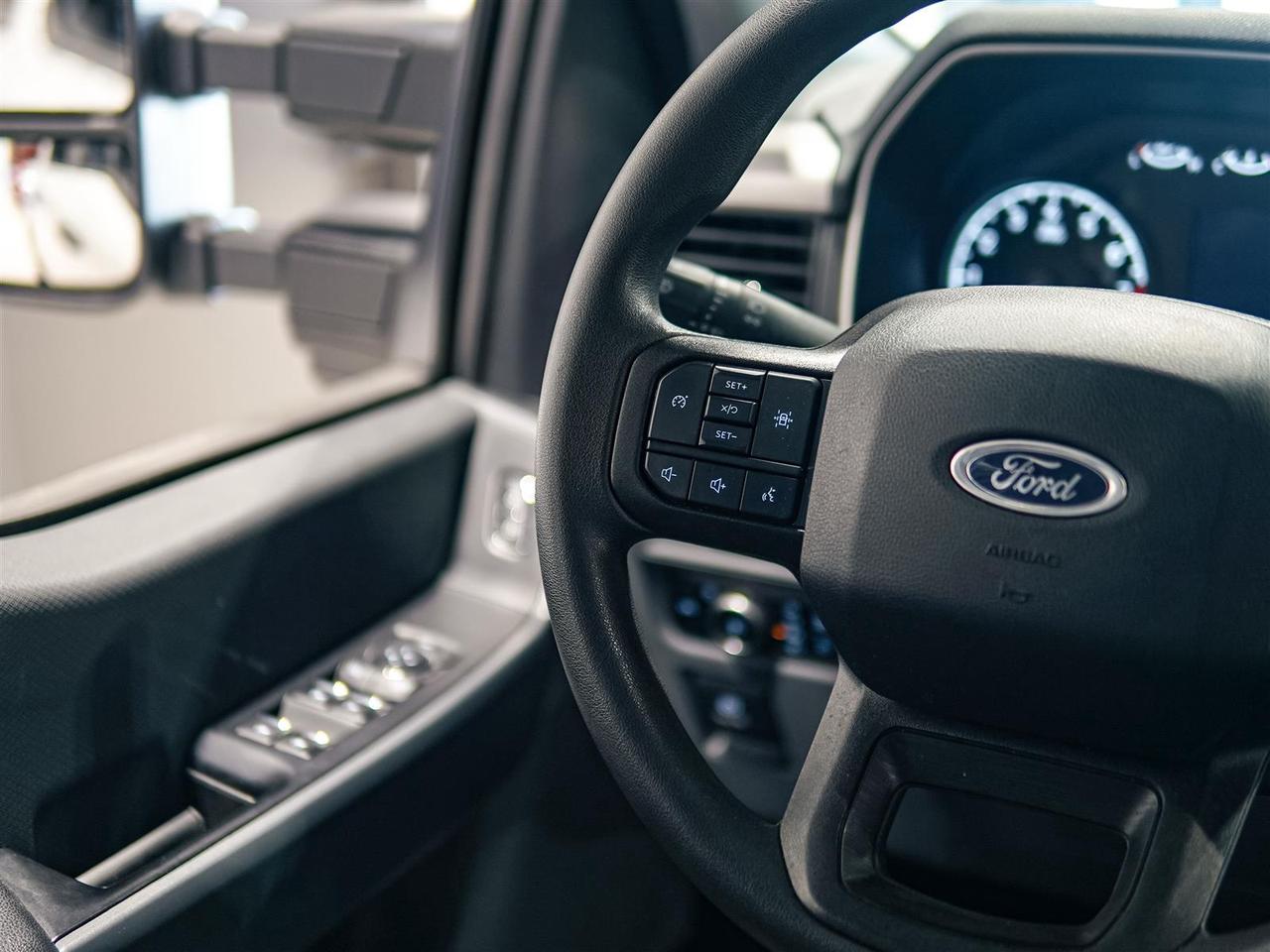 2023 Ford F-150 XLT CREW CAB | 4X4 | 300 A | 5.0 L V8 | 6.5 FT | NO ACCIDENTS Photo