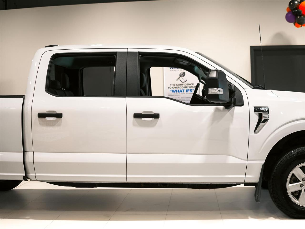 2023 Ford F-150 XLT CREW CAB | 4X4 | 300 A | 5.0 L V8 | 6.5 FT | NO ACCIDENTS Photo
