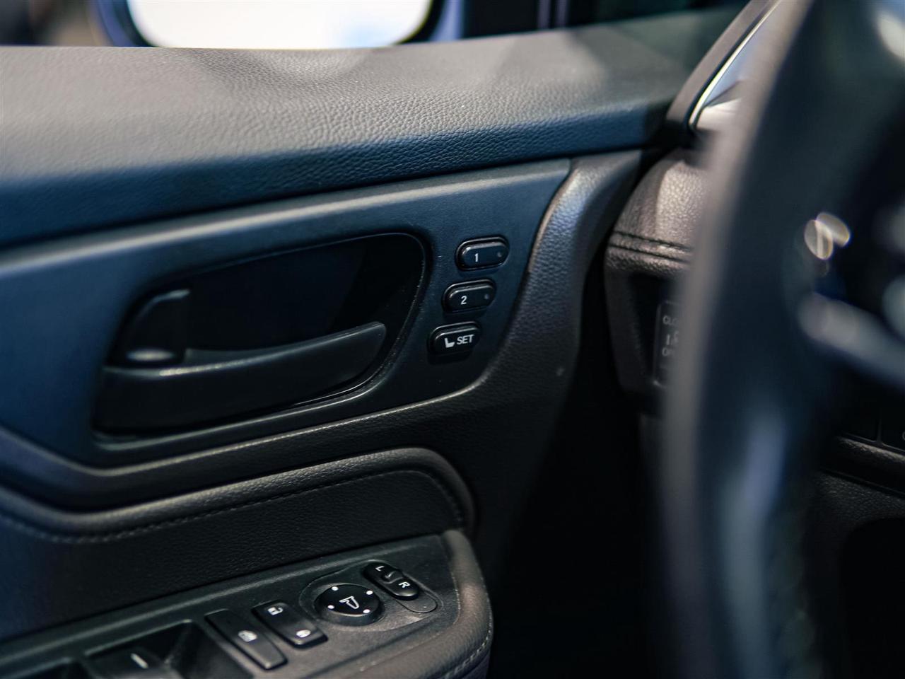 2019 Honda Odyssey EX-L NAVI | 8 PASS | LTHR | SUNROOF | NO ACCIDENTS Photo