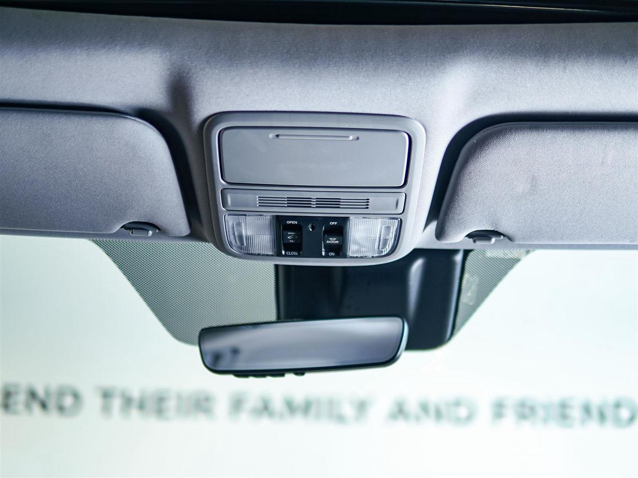 2019 Honda Odyssey EX-L NAVI | 8 PASS | LTHR | SUNROOF | NO ACCIDENTS Photo