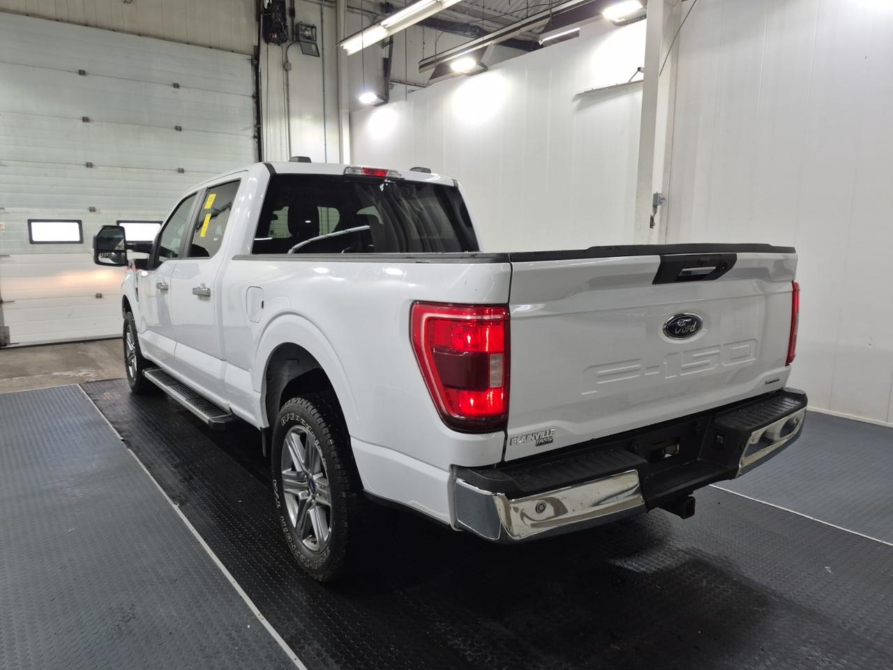 2022 Ford F-150 SUPERCREW XLT | 4X4 | 3.5 L 6 CYL | 6.5 FT | NO ACCIDENTS Photo