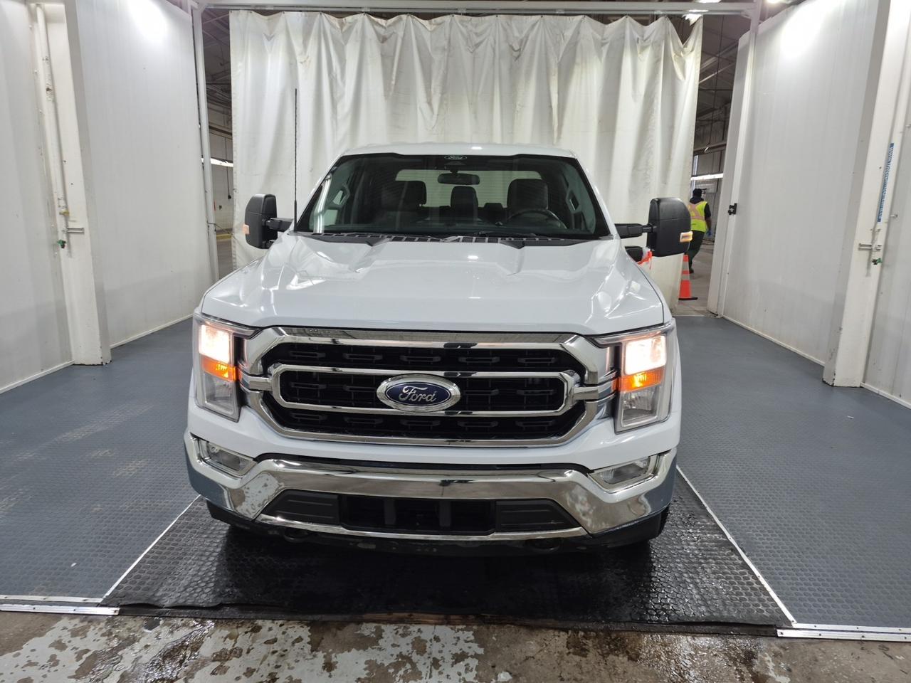 2022 Ford F-150 SUPERCREW XLT | 4X4 | 3.5 L 6 CYL | 6.5 FT | NO ACCIDENTS Photo