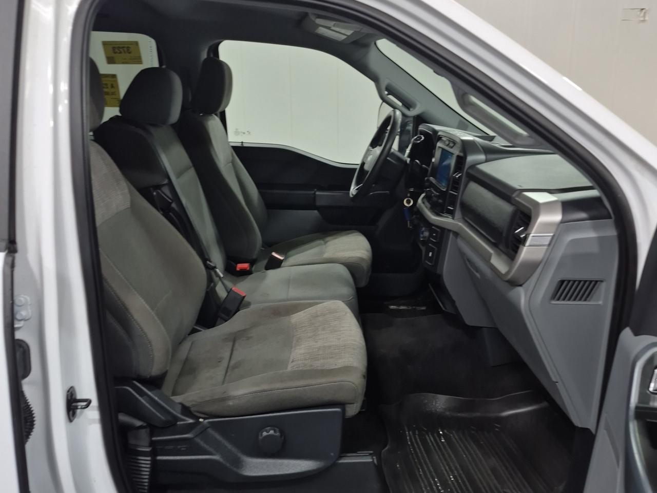 2022 Ford F-150 SUPERCREW XLT | 4X4 | 3.5 L 6 CYL | 6.5 FT | NO ACCIDENTS Photo