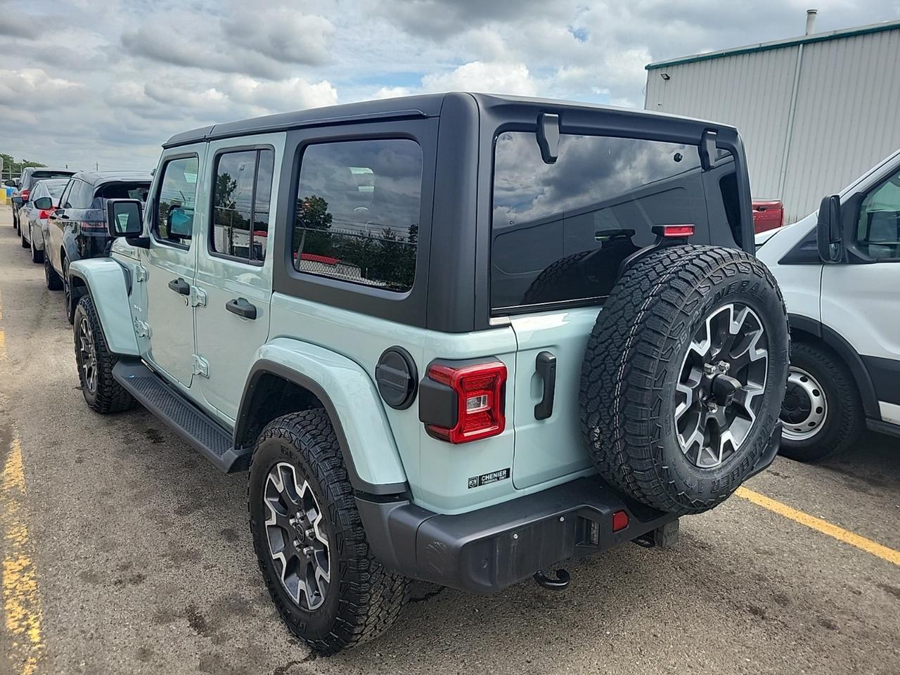 2024 Jeep Wrangler SAHARA 4X4 | LEATHER | TECH PKG | SAFETY PKG | TOW PKG | NO ACCIDENTS Photo
