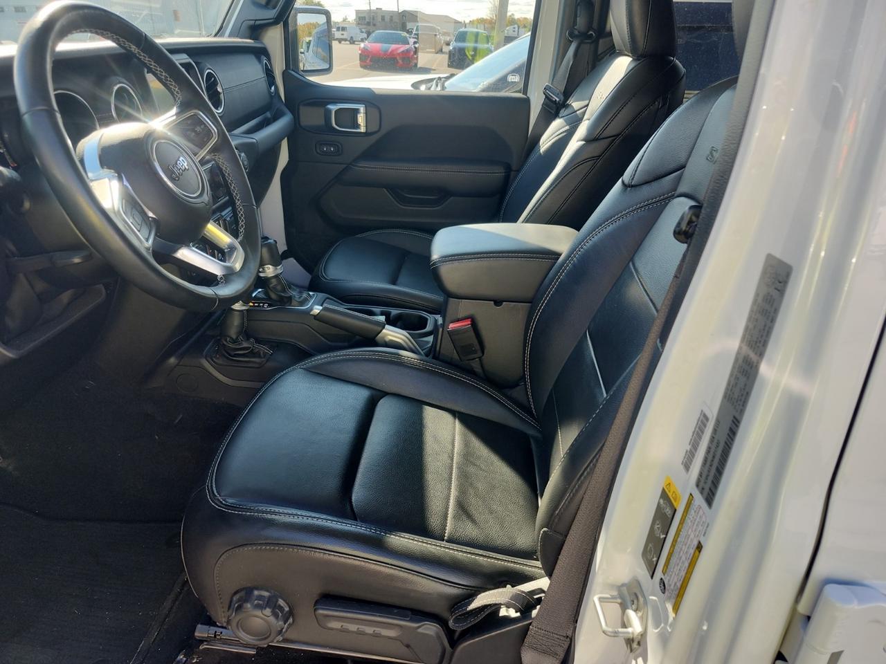 2022 Jeep Wrangler SAHARA 4X4 | LEATHER | NO ACCIDENTS | COLD + LED PKG Photo