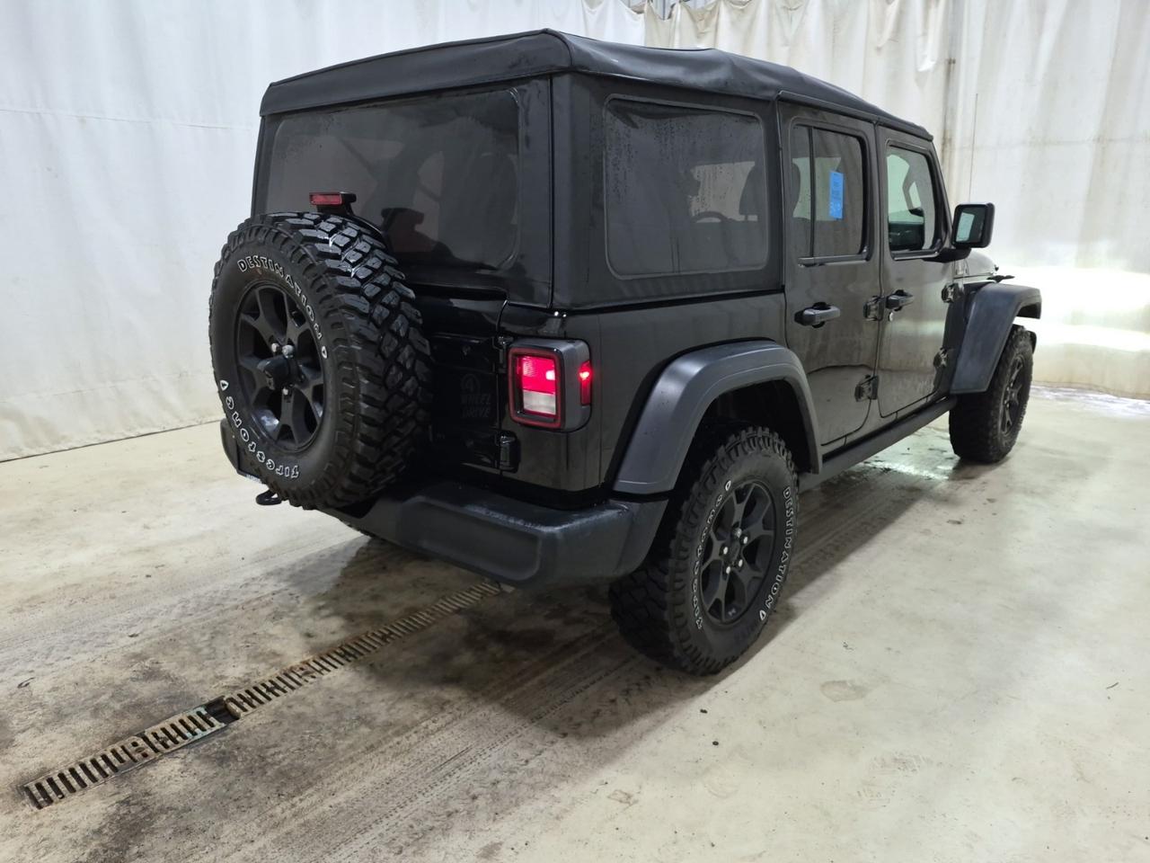 2023 Jeep Wrangler WILLYS 4X4 | TECH PKG | COLD PKG | ALPINE | NO ACCIDENTS Photo3