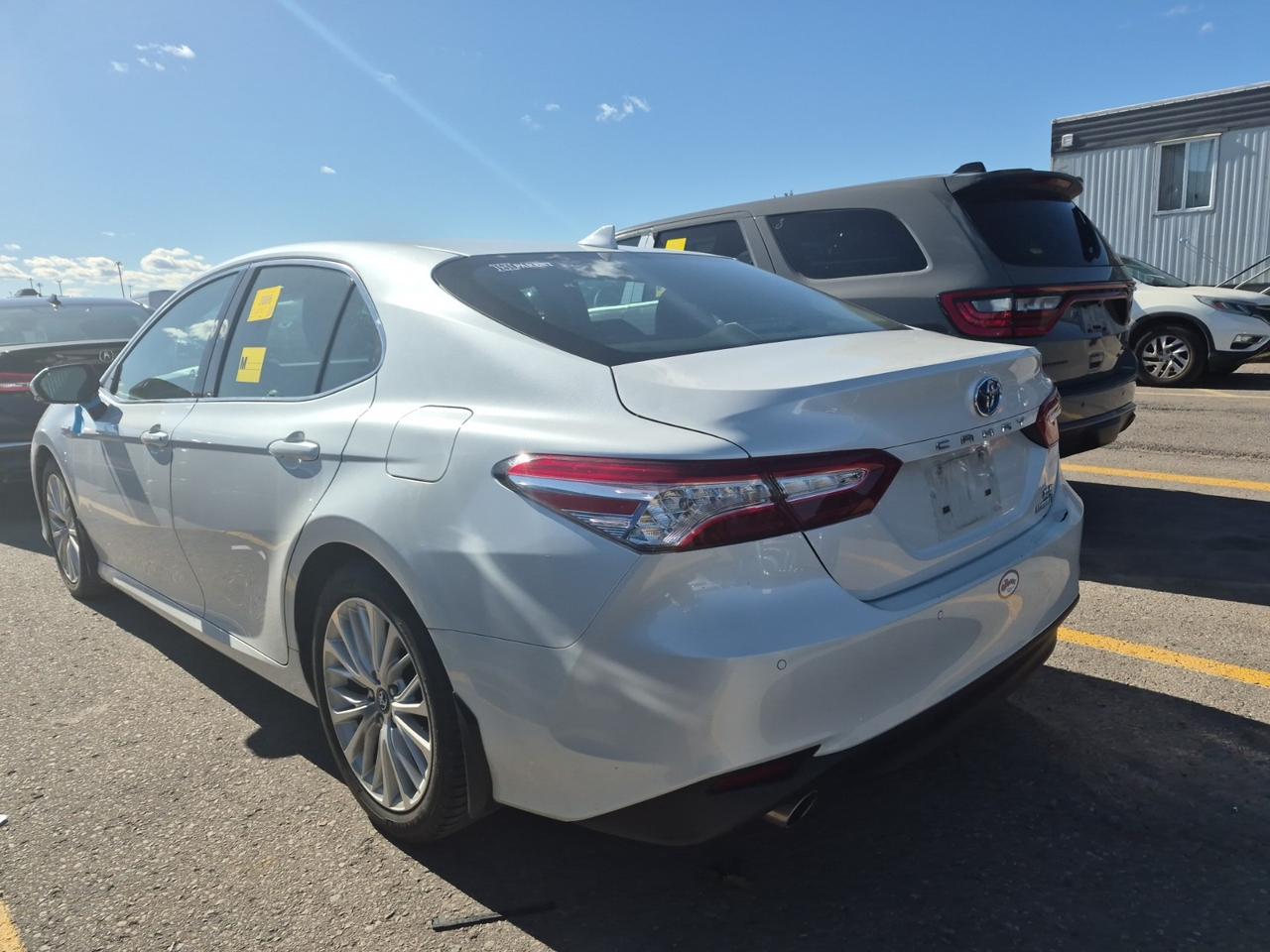 2018 Toyota Camry HYBRID XLE HYBRID | TOYOTA SERVICED | LEATHER | SUNROOF | BLIND SPOT Photo