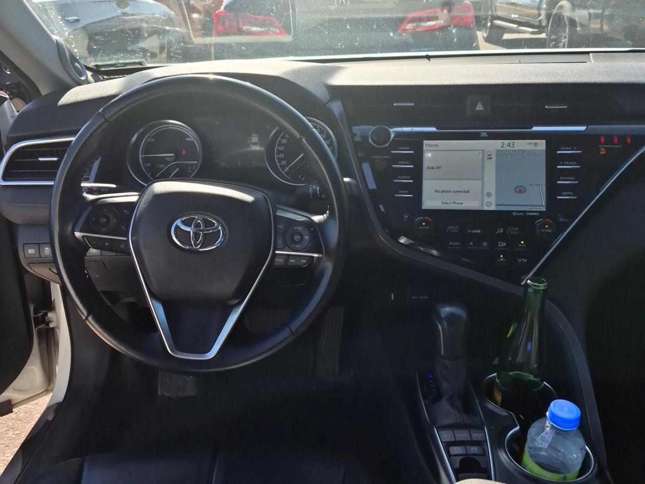 2018 Toyota Camry HYBRID XLE HYBRID | TOYOTA SERVICED | LEATHER | SUNROOF | BLIND SPOT Photo