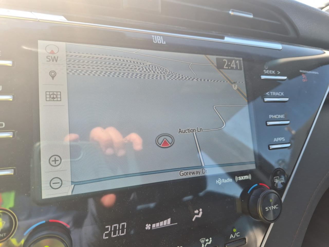 2018 Toyota Camry HYBRID XLE HYBRID | TOYOTA SERVICED | LEATHER | SUNROOF | BLIND SPOT Photo