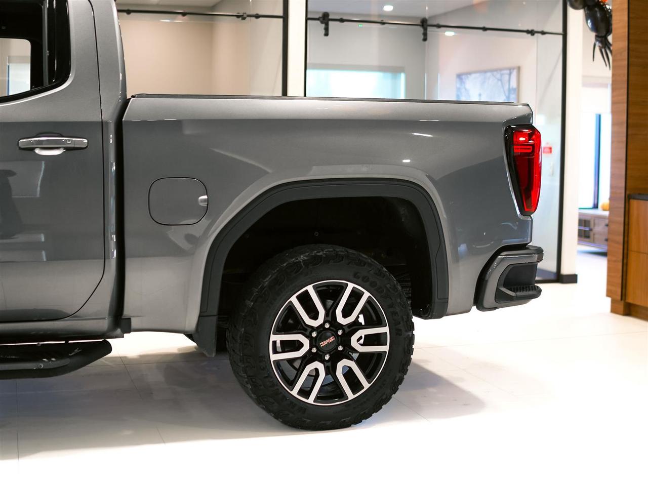 2021 GMC Sierra 1500 AT4 | PREM PKG | LTHR | ROOF | 3.0 L DIESEL | NO ACCIDENTS Photo
