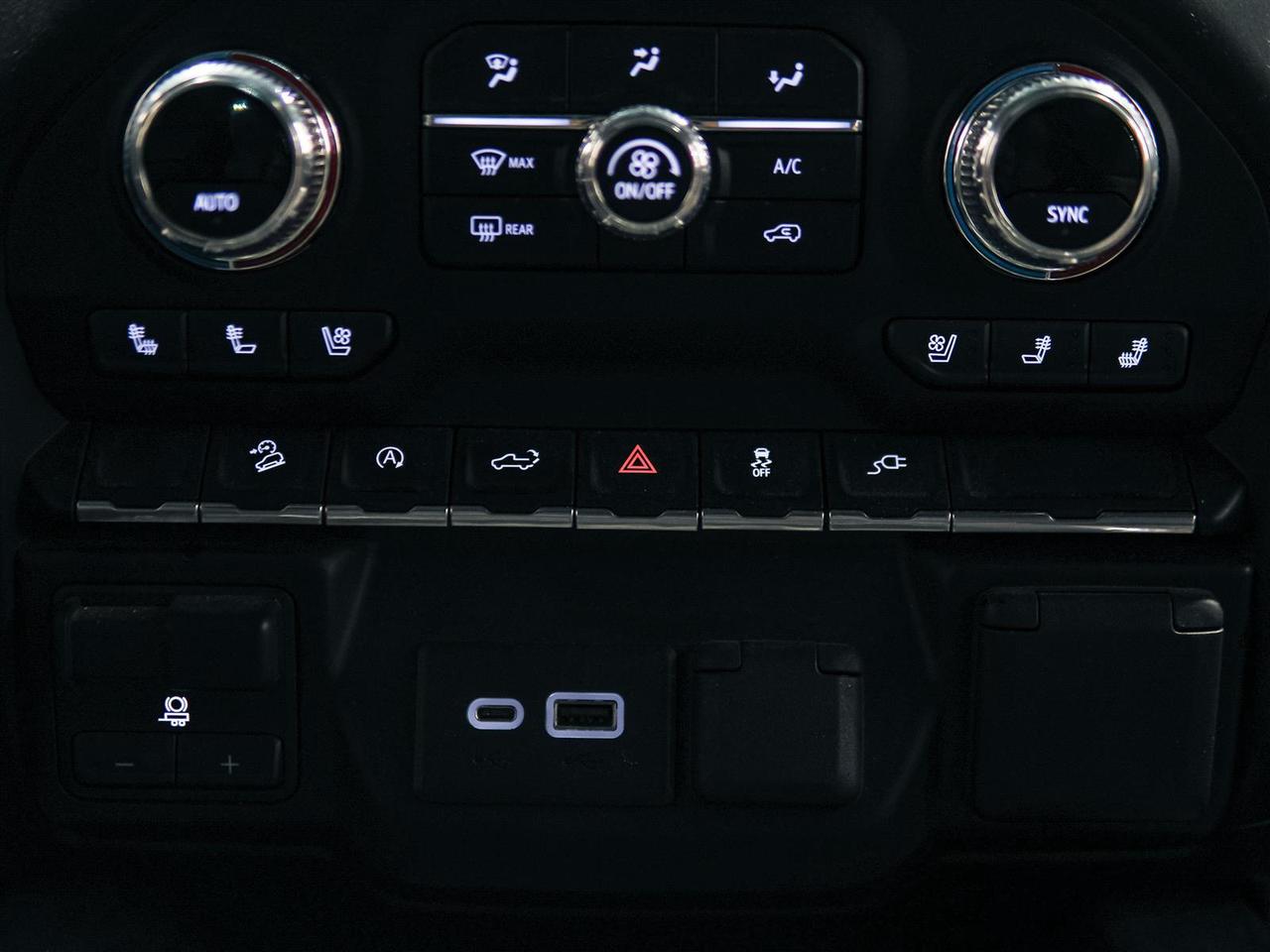 2021 GMC Sierra 1500 AT4 | PREM PKG | LTHR | ROOF | 3.0 L DIESEL | NO ACCIDENTS Photo